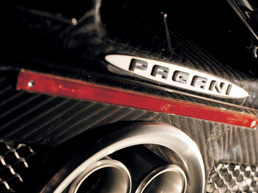 Логотип Pagani Zonda Roadster F 2006 года  (фото 31 из 51)